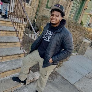 Meet your Posher, Lawrence